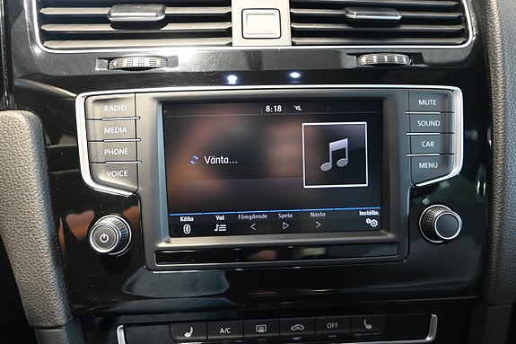 Volkswagen Golf VII 17 of 27