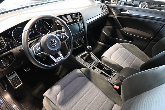 Volkswagen Golf VII 7 of 27