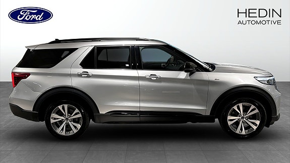Ford Explorer 6 of 9
