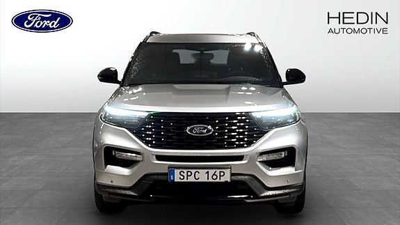 Ford Explorer 8 of 9