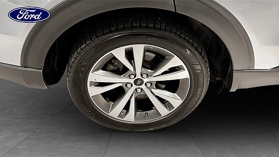 Ford Explorer 9 of 9