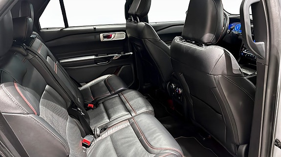 Ford Explorer 5 of 9