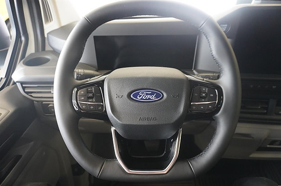 Ford Transit Custom 10 of 16