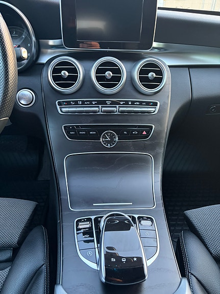 Mercedes-Benz C250 7 of 10