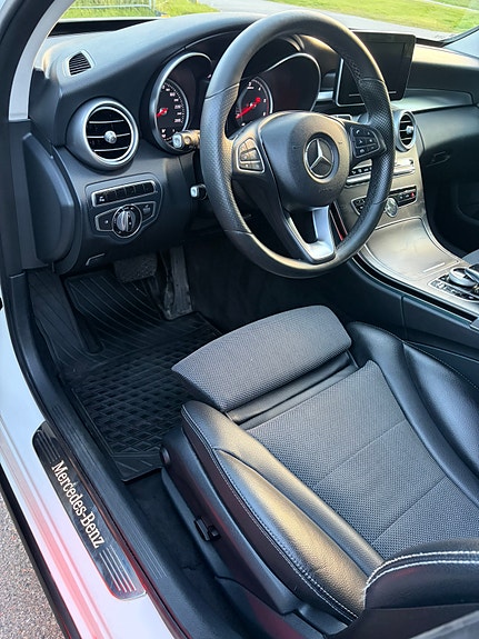 Mercedes-Benz C250 5 of 10