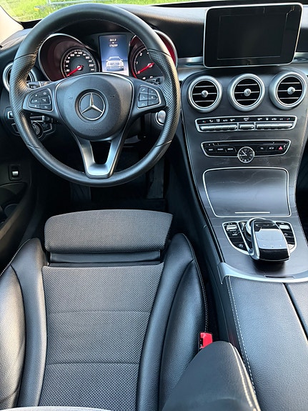 Mercedes-Benz C250 4 of 10
