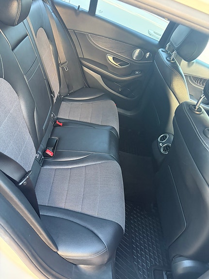 Mercedes-Benz C250 10 of 10
