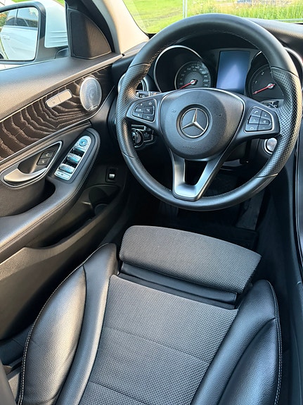 Mercedes-Benz C250 6 of 10
