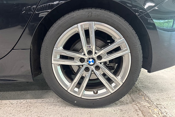 BMW 118i 14 of 17