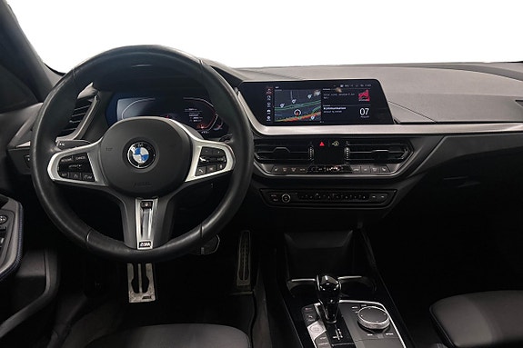 BMW 118i 8 of 17