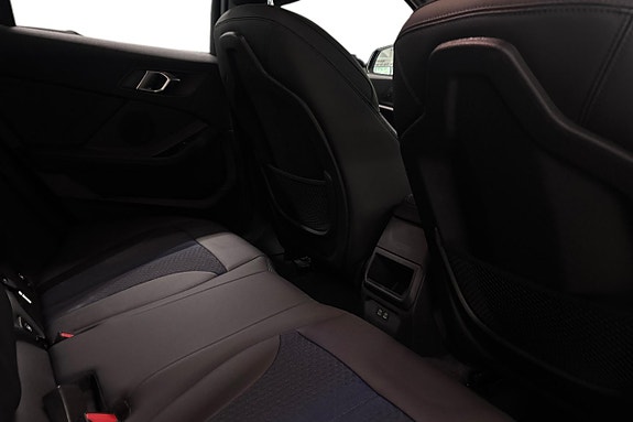 BMW 118i 7 of 17