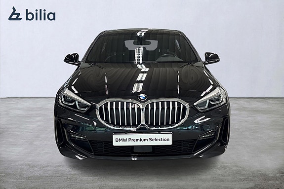BMW 118i 5 of 17