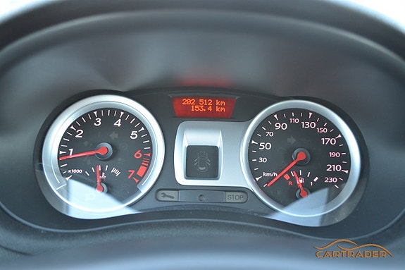 Renault Clio 14 of 17