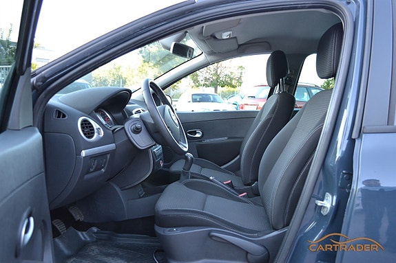 Renault Clio 7 of 17