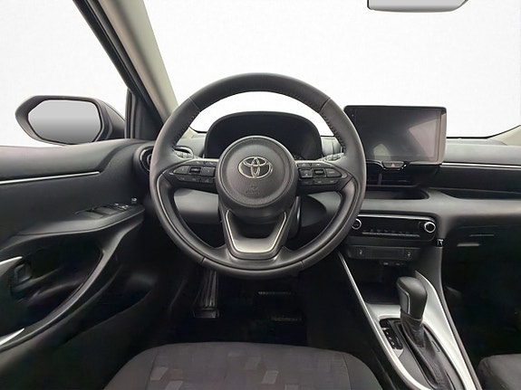 Toyota Yaris 13 of 30