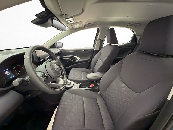 Toyota Yaris 11 of 30