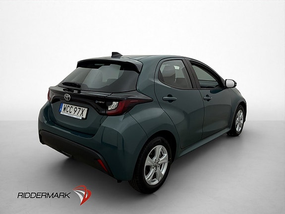 Toyota Yaris 8 of 30