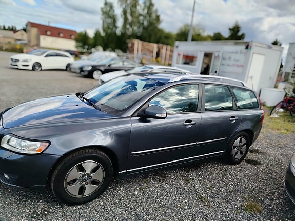 Volvo V50 4 of 25