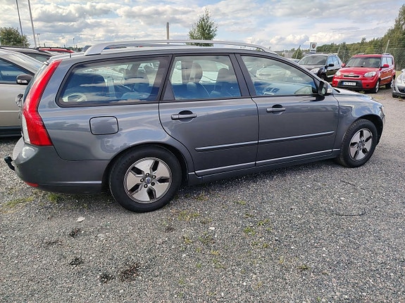 Volvo V50 22 of 25