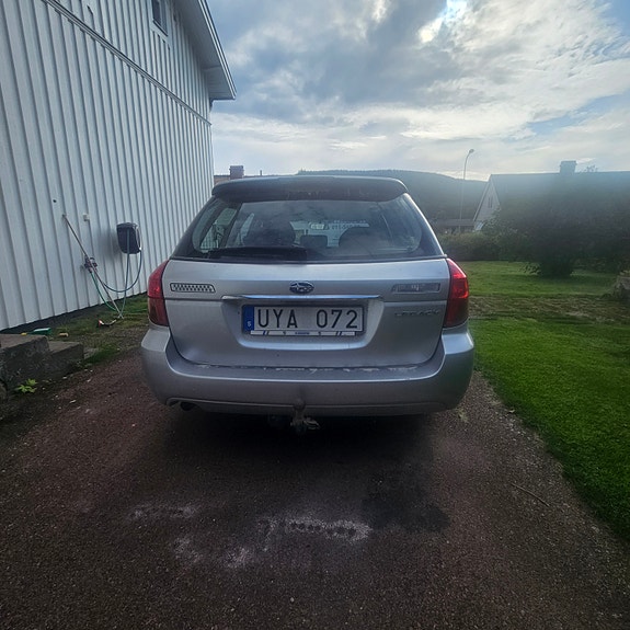 Subaru Legacy 4 of 5
