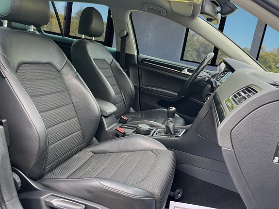 Volkswagen Golf VII 16 of 24