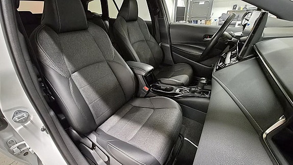 Toyota Corolla 18 of 27