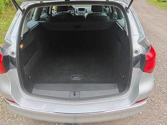 Opel Astra 9 of 10