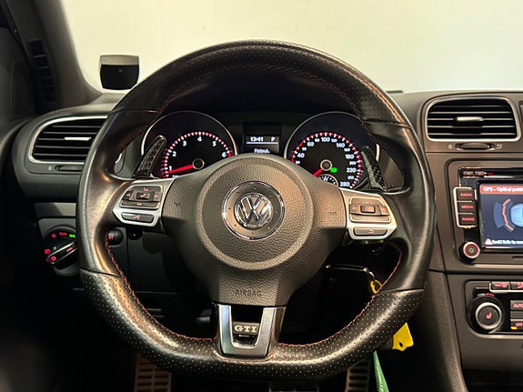 Volkswagen Golf VI 21 of 23