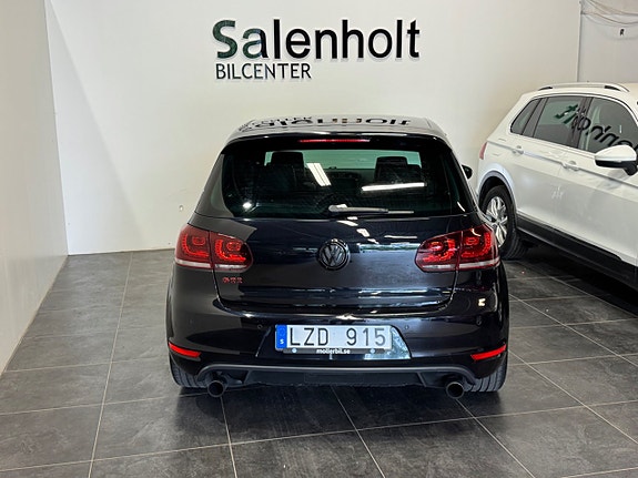 Volkswagen Golf VI 15 of 23