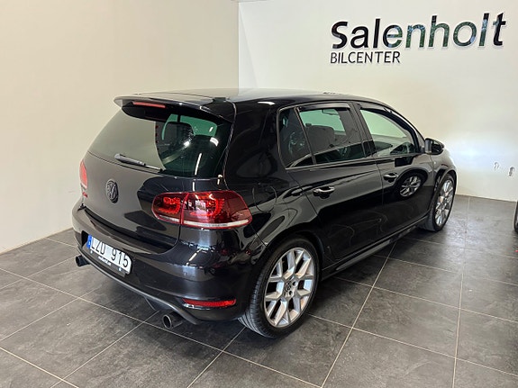 Volkswagen Golf VI 9 of 23