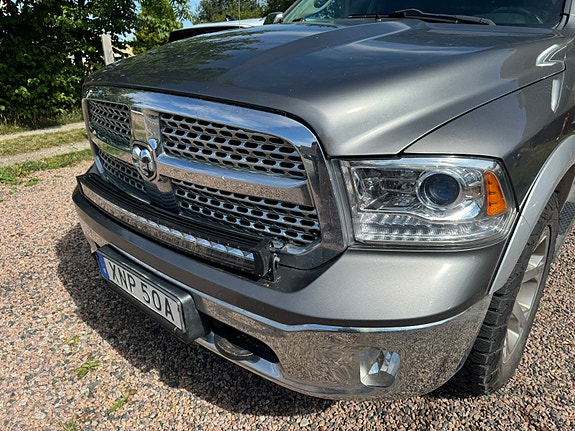 Dodge RAM 1500 2 of 7