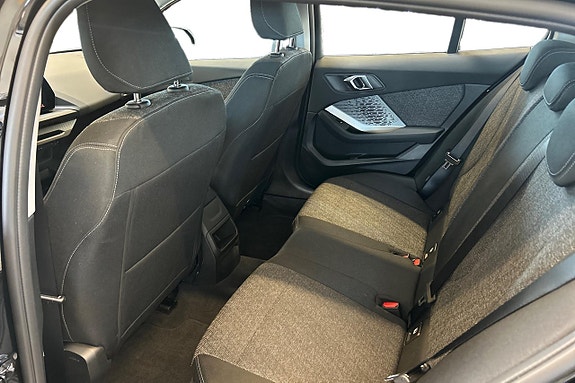 BMW 120 11 of 19