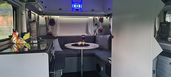 Hymer 3 of 6