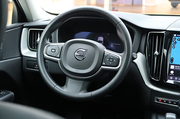 Volvo XC60 8 of 21