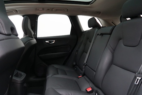 Volvo XC60 5 of 21
