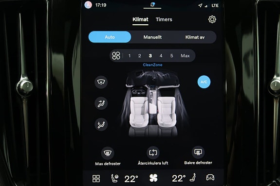 Volvo XC60 17 of 21