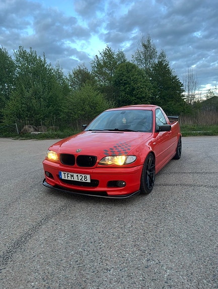 BMW 318i 3 of 6