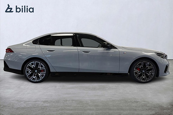 BMW i5 16 of 18