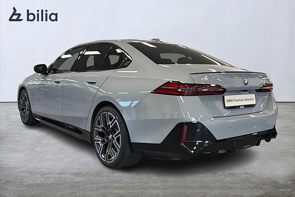BMW i5 2 of 18