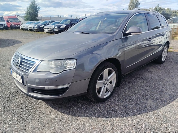 Volkswagen Passat 4 of 26