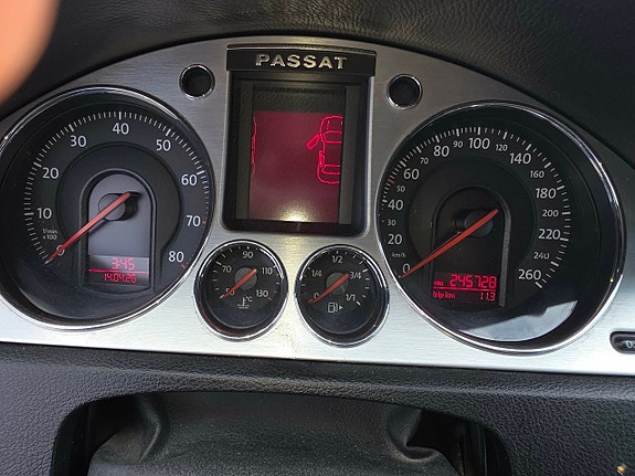 Volkswagen Passat 21 of 26