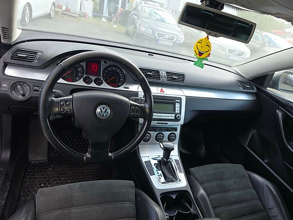 Volkswagen Passat 20 of 26
