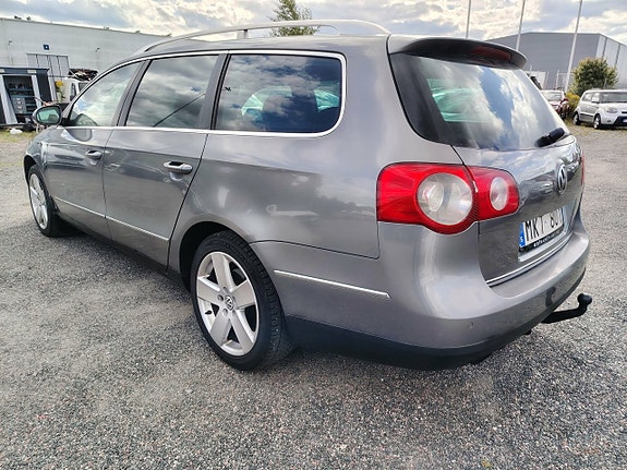 Volkswagen Passat 9 of 26