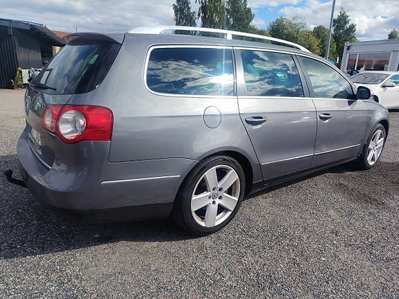 Volkswagen Passat 5 of 26