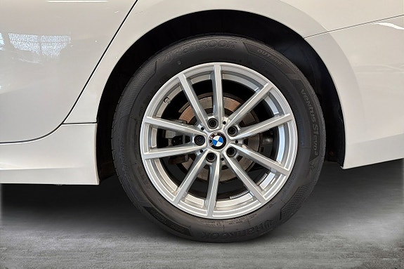 BMW 320d 15 of 18