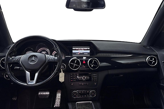Mercedes-Benz GLK220 8 of 11