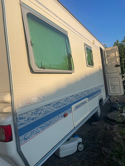 Adria Unica 562UL 15 of 17