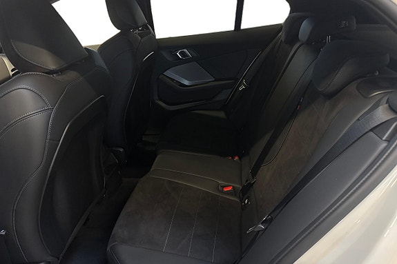 BMW 120 11 of 19