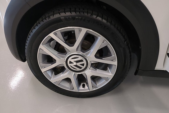 Volkswagen Up! Cross 7 of 8