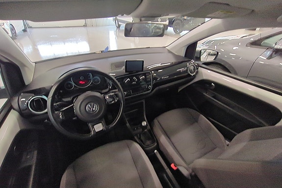 Volkswagen Up! Cross 6 of 8